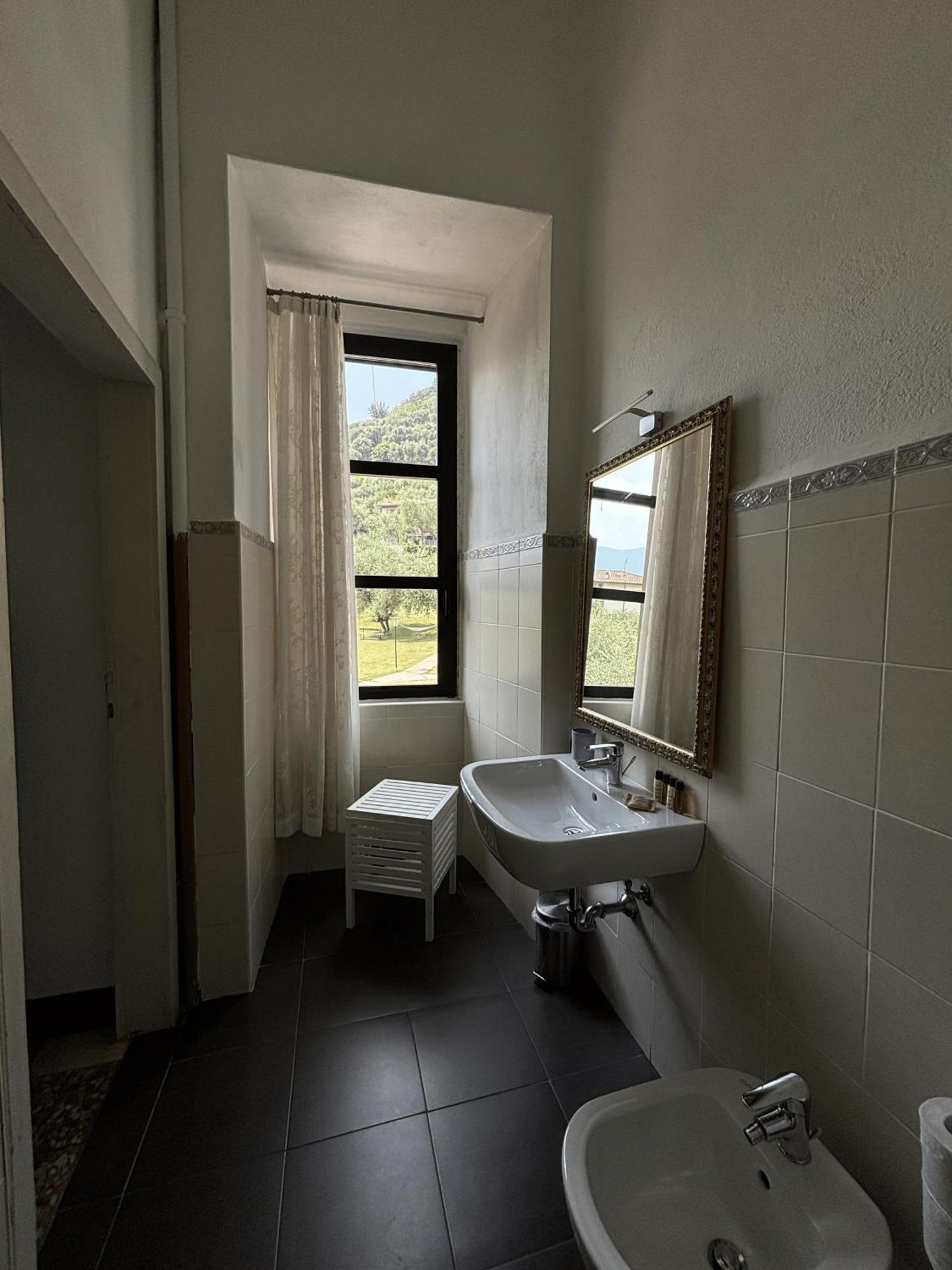 Castello Oldofredi Aparthotel Monte Isola